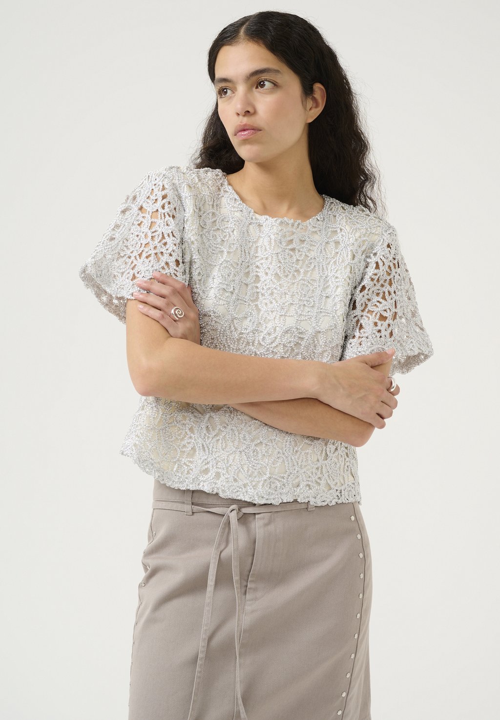 Блуза KBUNDINA Karen by Simonsen, серебряный
Блуза KBUNDINA Karen by Simonsen, серебряный