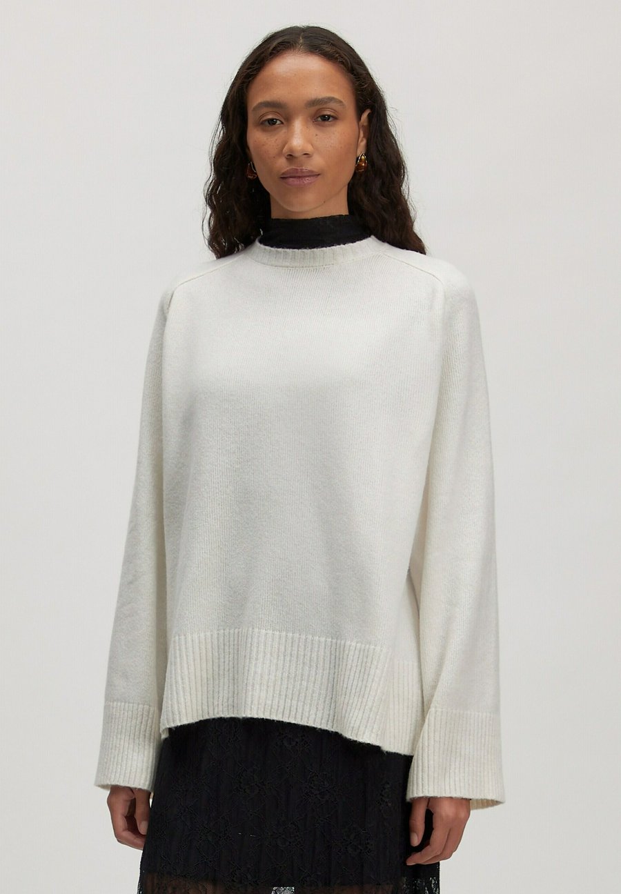 Джемпер EDITED LEILAI, Creme/Beige
Джемпер EDITED LEILAI, Creme/Beige