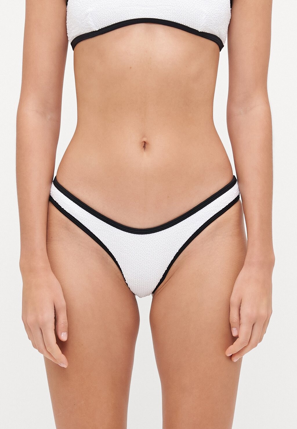 Плавки бикини THE 90S DUO It's Now Cool, белый
Плавки бикини THE 90S DUO It's Now Cool, белый