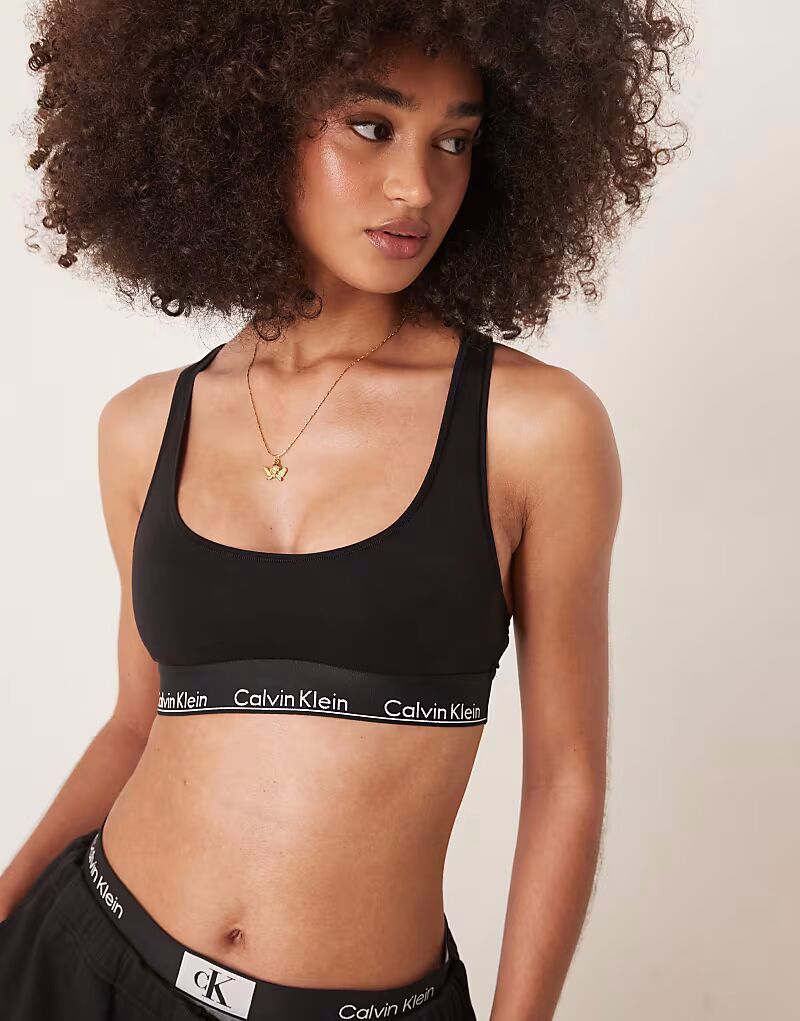 Бюстгальтер-бралетт Calvin Klein Modern Cotton с логотипом на ленте черного цвета
Бюстгальтер-бралетт Calvin Klein Modern Cotton с логотипом на ленте черного цвета