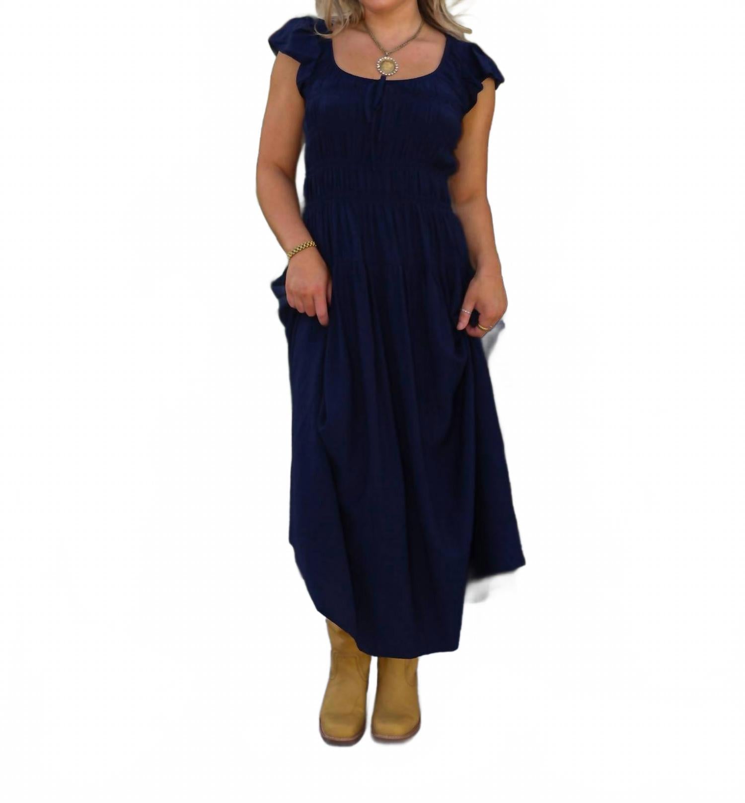 Платье миди Kyla с оборками на рукавах, цвет «синее» Blu Pepper, темно-синий
Платье миди Kyla с оборками на рукавах, цвет «синее» Blu Pepper, темно-синий