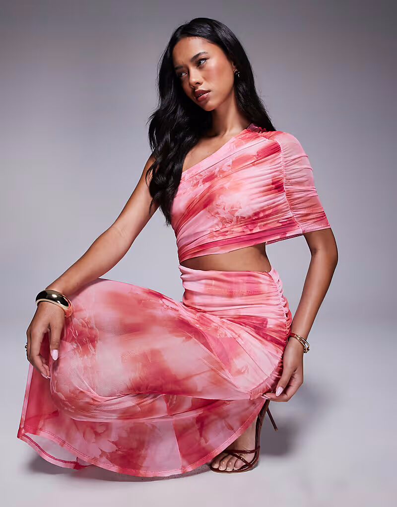 Платье макси ASOS DESIGN на одно плечо с лифом-рюшами и прозрачной юбкой с розовым цветочным принтом
Платье макси ASOS DESIGN на одно плечо с лифом-рюшами и прозрачной юбкой с розовым цветочным принтом