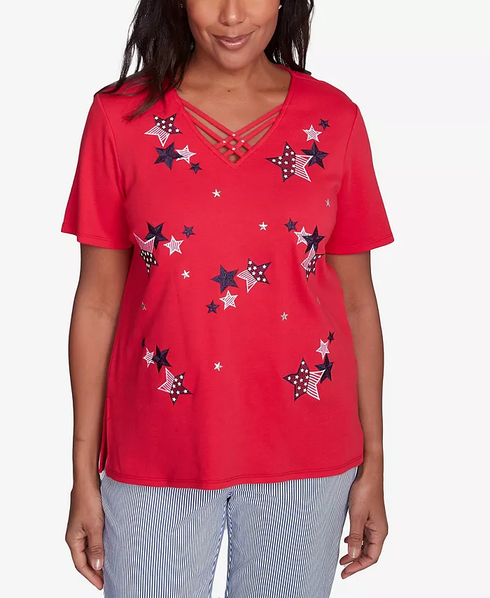 Женская футболка с V-образным вырезом и перекрещивающимися лямками "Land of The Free" с вышитыми звездами Alfred Dunner, красный
Женская футболка с V-образным вырезом и перекрещивающимися лямками "Land of The Free" с вышитыми звездами Alfred Dunner, красный