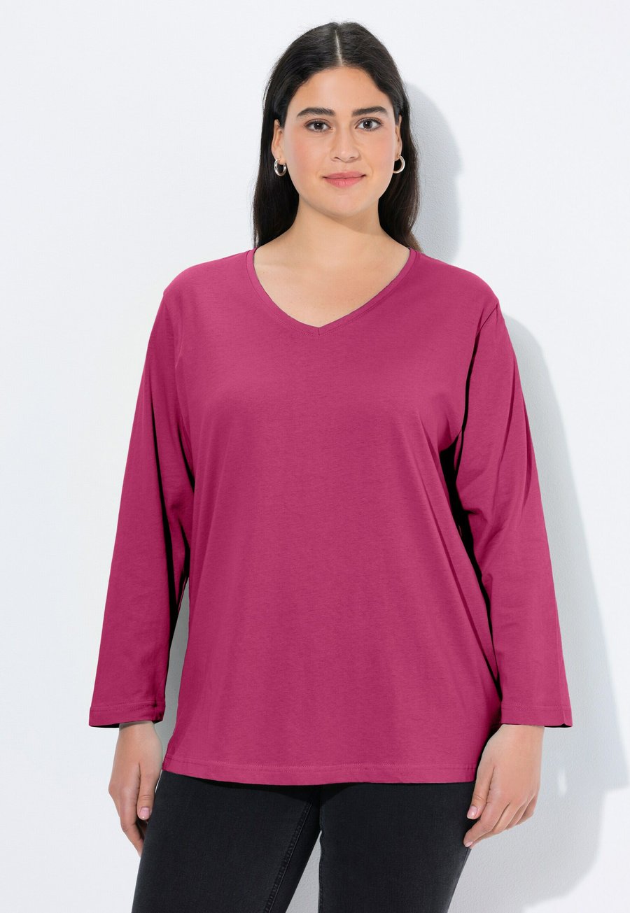 Топ Ulla Popken Long sleeved top, Classic Dark Berry/Berry
Топ Ulla Popken Long sleeved top, Classic Dark Berry/Berry