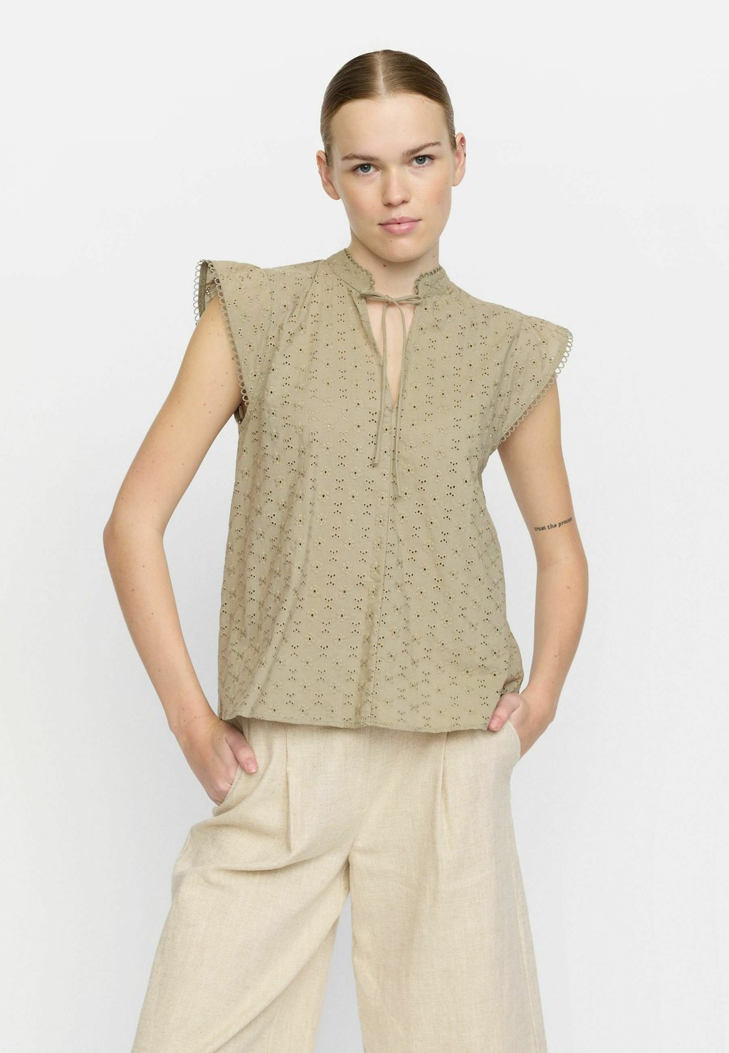 Блуза Soft Rebels, бежевый
Блуза Soft Rebels, бежевый