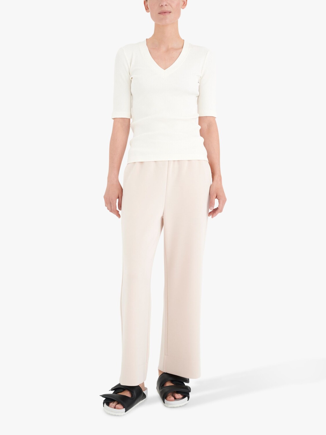 Футболка InWear Dagna с V-образным вырезом, белый шепот
Футболка InWear Dagna с V-образным вырезом, белый шепот