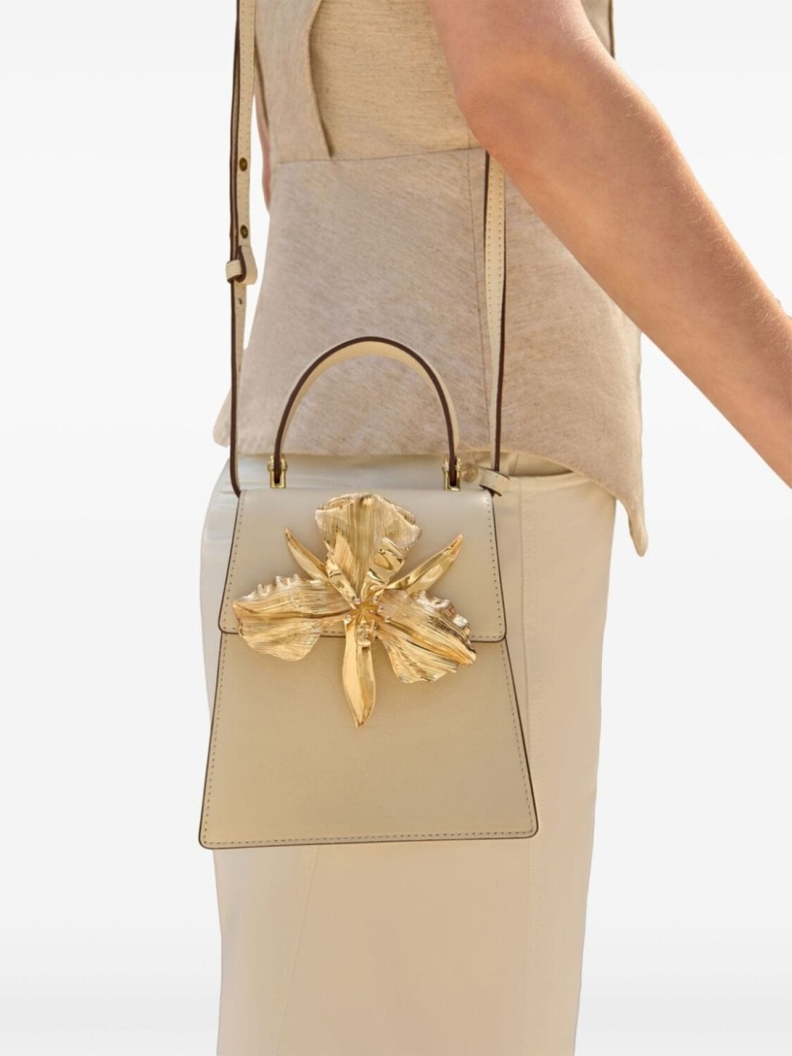 Cult Gaia сумка-тоут Emilia размера мини, нейтральный цвет
Cult Gaia сумка-тоут Emilia размера мини, нейтральный цвет