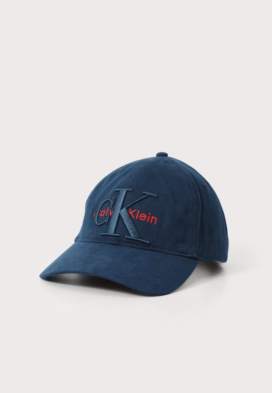 Бейсболка Calvin Klein SEASONAL UNISEX, Moonlit Ocean/Mottled Blue
Бейсболка Calvin Klein SEASONAL UNISEX, Moonlit Ocean/Mottled Blue
