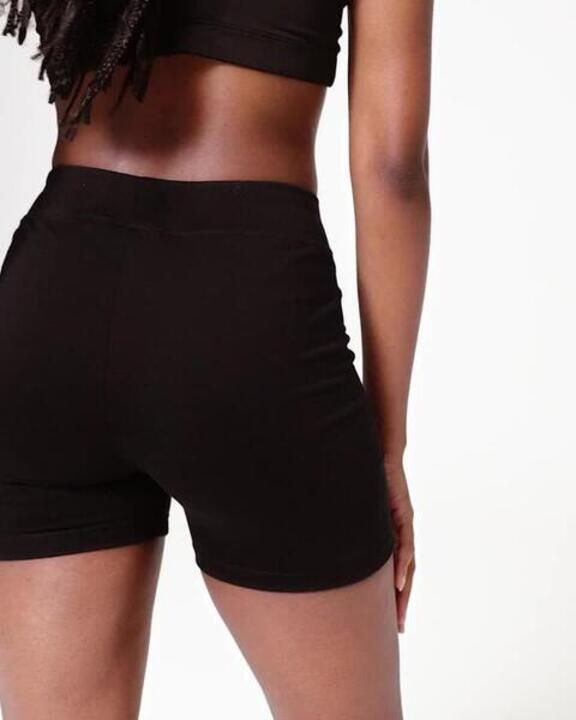 Женские базовые облегающие спортивные шорты Domyos 500
Женские базовые облегающие спортивные шорты Domyos 500