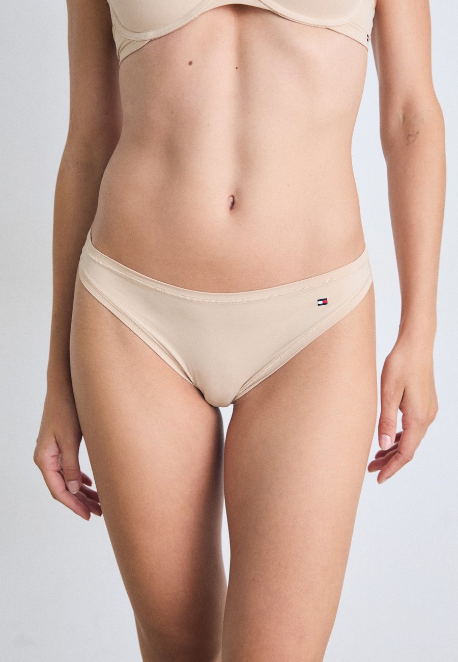Брифы Tommy Hilfiger BIKINI, Misty Blush/Beige
Брифы Tommy Hilfiger BIKINI, Misty Blush/Beige