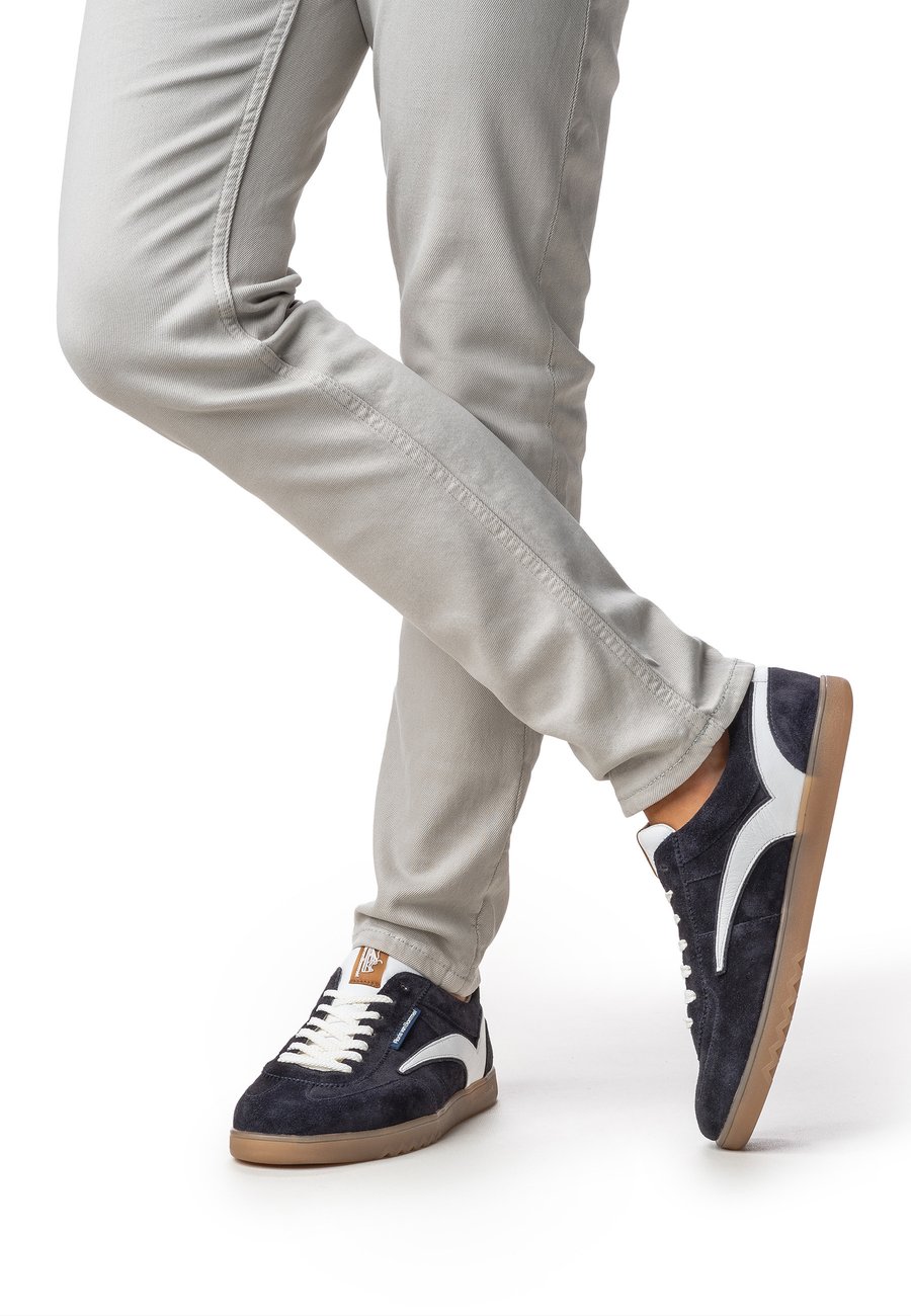 Кроссовки Floris van Bommel Trainers, Dark Blue Sfm/Dark Blue
Кроссовки Floris van Bommel Trainers, Dark Blue Sfm/Dark Blue