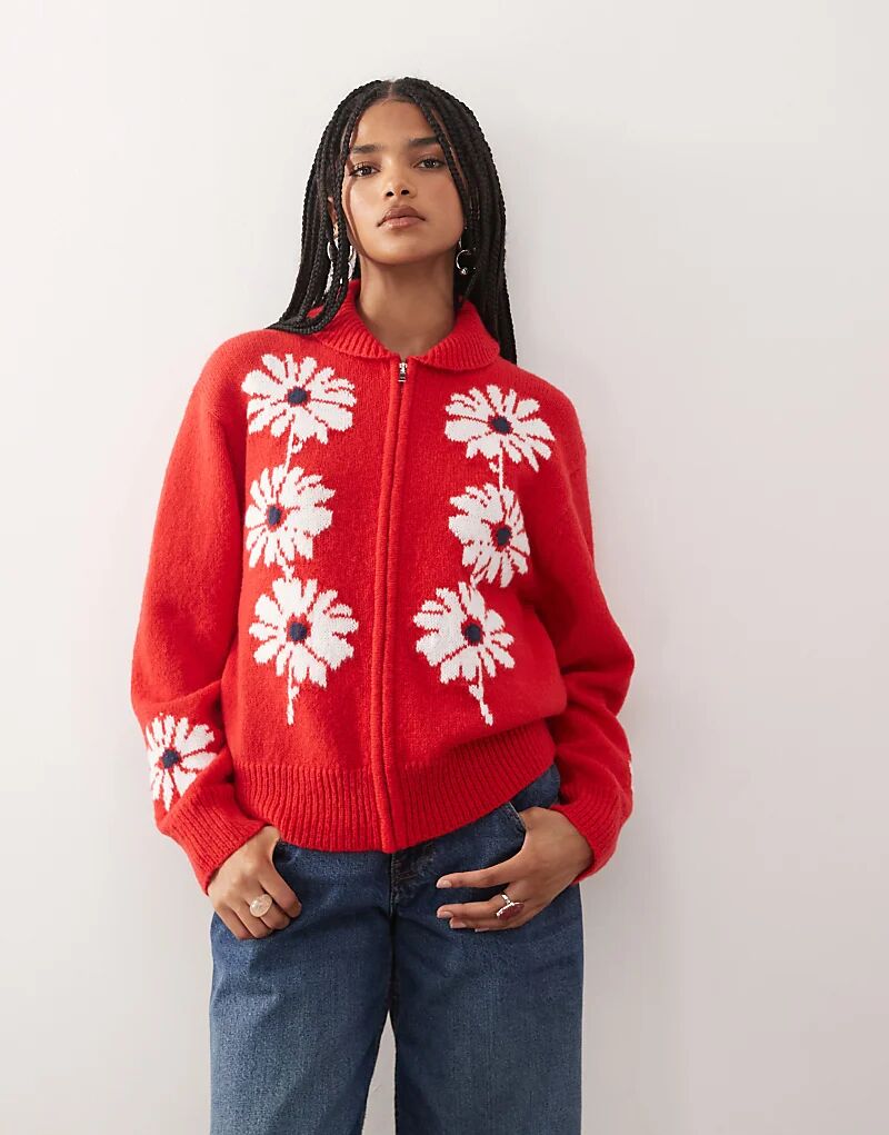 Вязаный кардиган Reclaimed Vintage на молнии с цветочным узором вишневого цвета
Вязаный кардиган Reclaimed Vintage на молнии с цветочным узором вишневого цвета