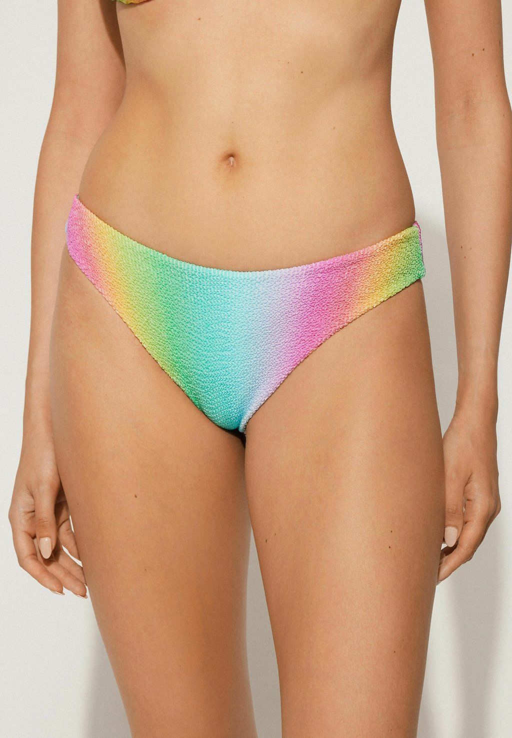 Плавки бикини CRINKLE RAINBOW Tezenis, мультиколор
Плавки бикини CRINKLE RAINBOW Tezenis, мультиколор