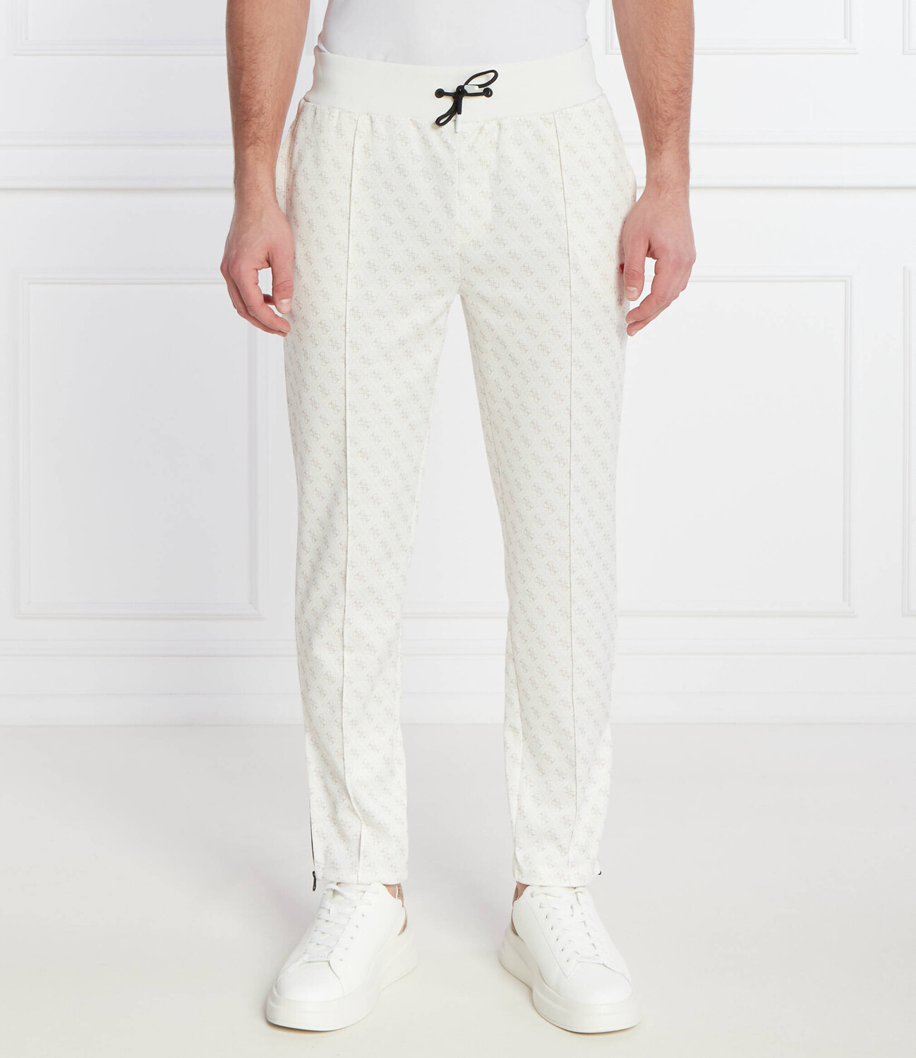 Спортивные брюки GUESS ACTIVE KORBIN Regular Fit, экрю
Спортивные брюки GUESS ACTIVE KORBIN Regular Fit, экрю