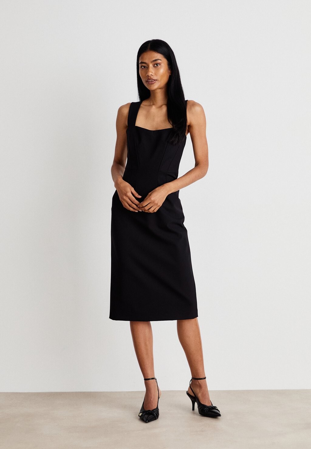 Платье-футляр DIZENA BOSS, черный
Платье-футляр DIZENA BOSS, черный