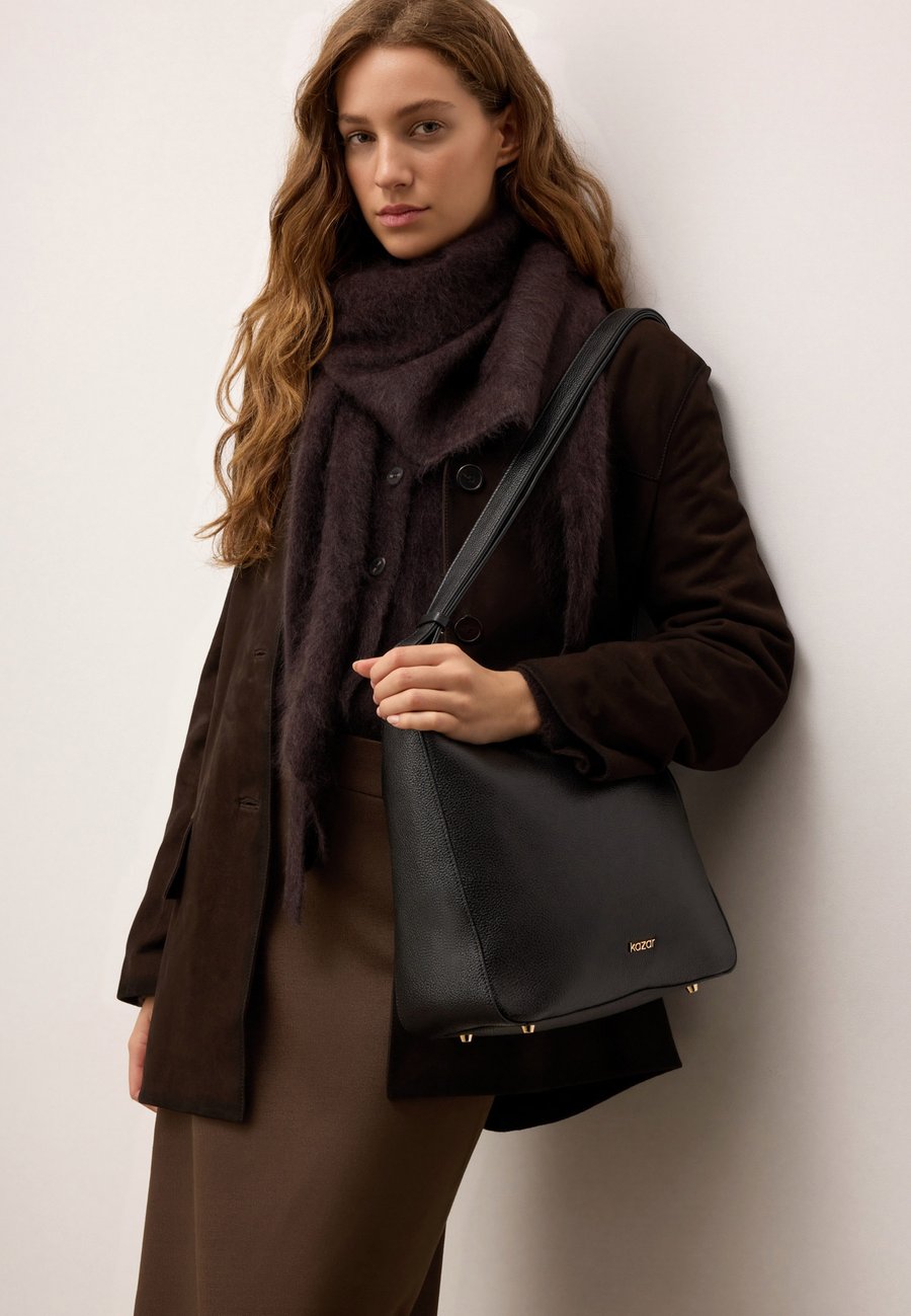 Сумка кросс-боди Kazar KELLA, Black
Сумка кросс-боди Kazar KELLA, Black