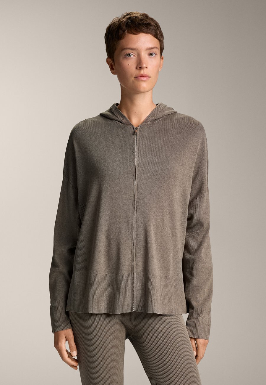 Кардиган OYSHO LONG WASHED KNIT, Brown
Кардиган OYSHO LONG WASHED KNIT, Brown