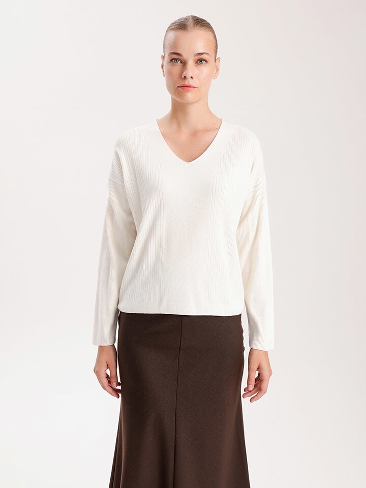 Пуловер BGN Pullover, кремовый
Пуловер BGN Pullover, кремовый