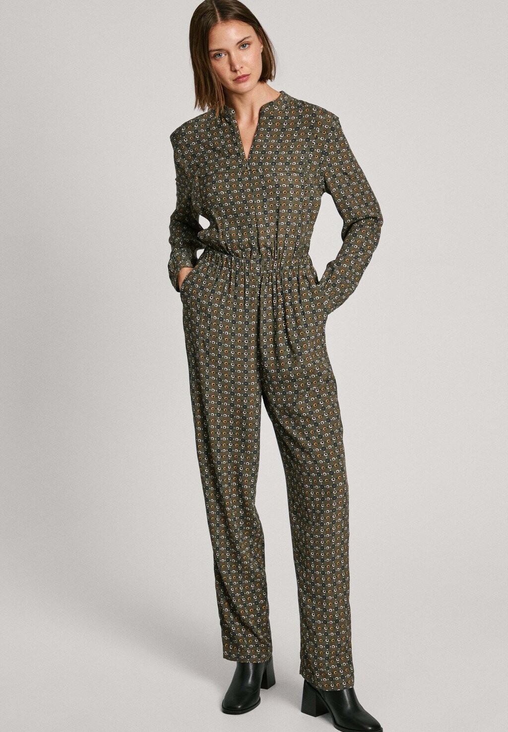 Комбинезон SAMMI Pepe Jeans, темно-зеленый
Комбинезон SAMMI Pepe Jeans, темно-зеленый