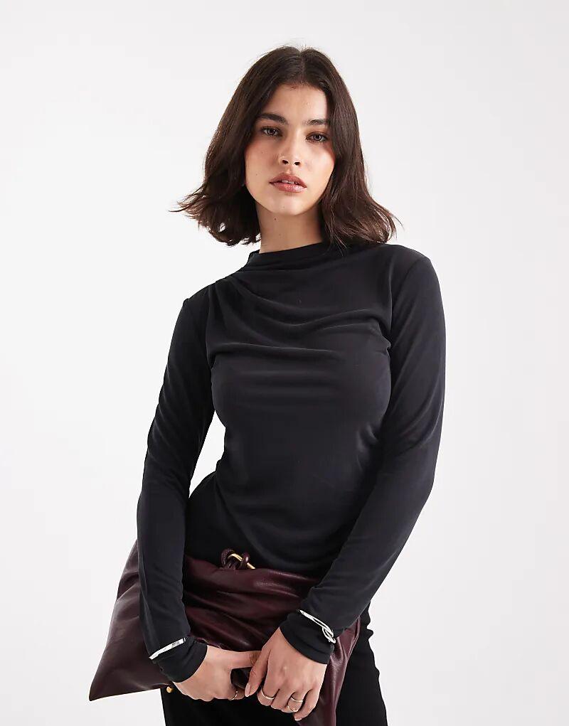 ONLY топ со сборками в антрацитово-сером цвете
ONLY топ со сборками в антрацитово-сером цвете