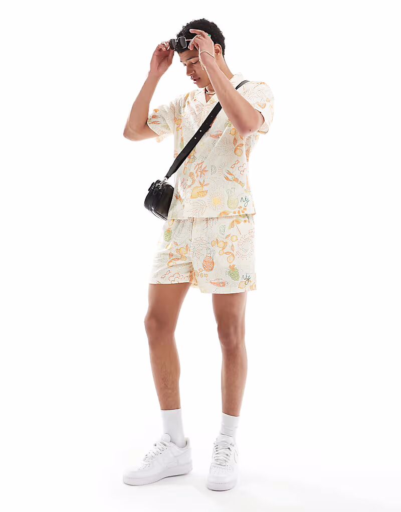 Рубашка Native Youth с принтом на пляже, свободная, многоцветная
Рубашка Native Youth с принтом на пляже, свободная, многоцветная