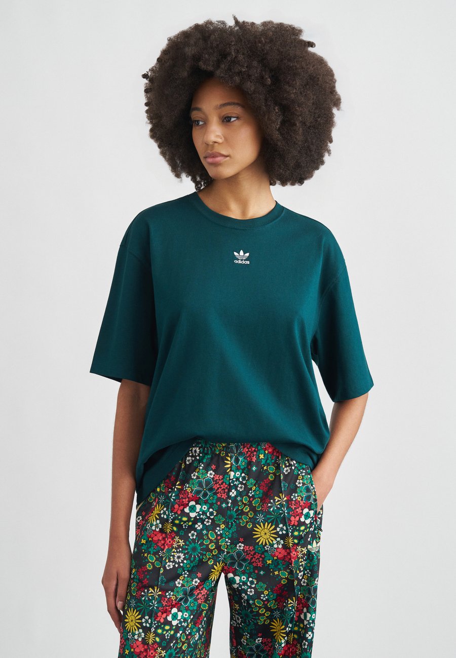 Футболка Adidas Originals TEE, Aurora Ivy/Dark Green
Футболка Adidas Originals TEE, Aurora Ivy/Dark Green