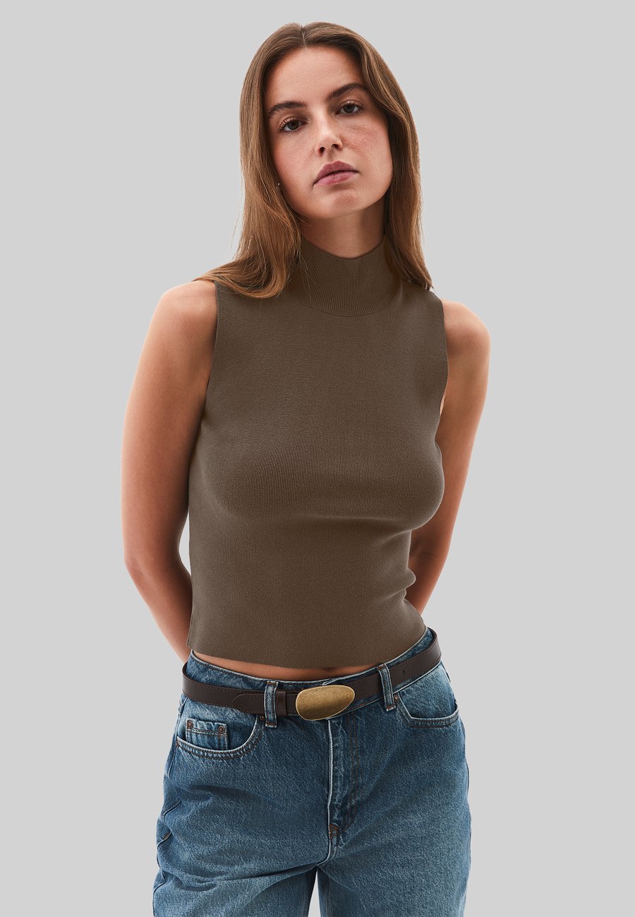 Топ OXXO HIGH NECK TANK, Morel/Brown
Топ OXXO HIGH NECK TANK, Morel/Brown