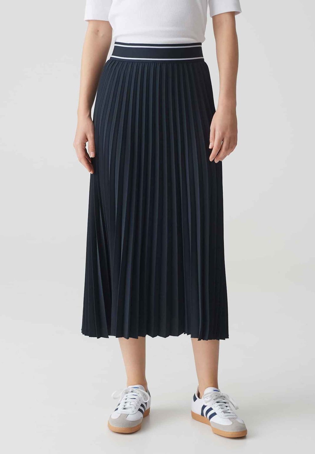 Юбка-колокол Gonna a pieghe OPUS, синий
Юбка-колокол Gonna a pieghe OPUS, синий