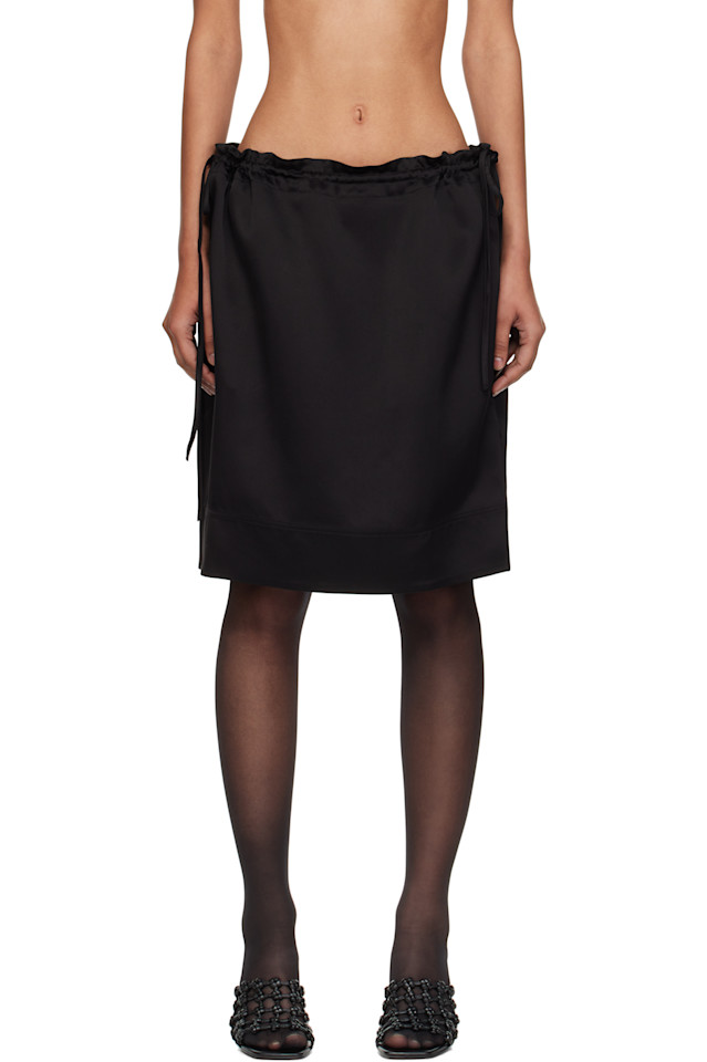 Сатиновая мини-юбка на шнурке Toteme, черный 
Сатиновая мини-юбка на шнурке Toteme, черный