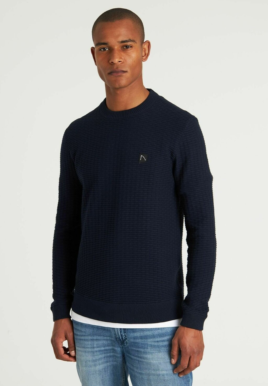 Джемпер VITO CHASIN', темно-синий
Джемпер VITO CHASIN', темно-синий