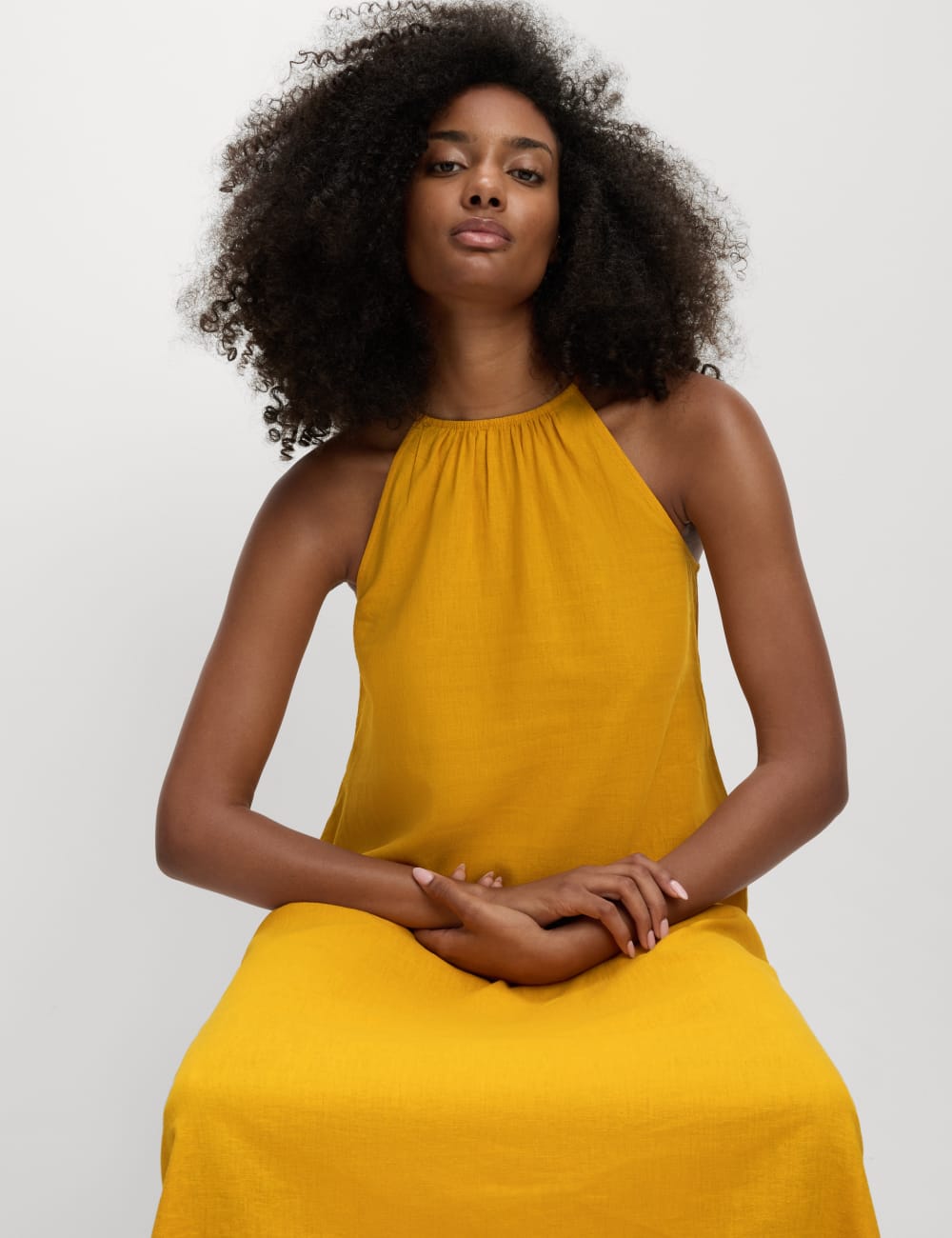 Платье-халат Midaxi Swing из льна с богатым воротом Marks & Spencer, цвет Bright saffron
Платье-халат Midaxi Swing из льна с богатым воротом Marks & Spencer, цвет Bright saffron