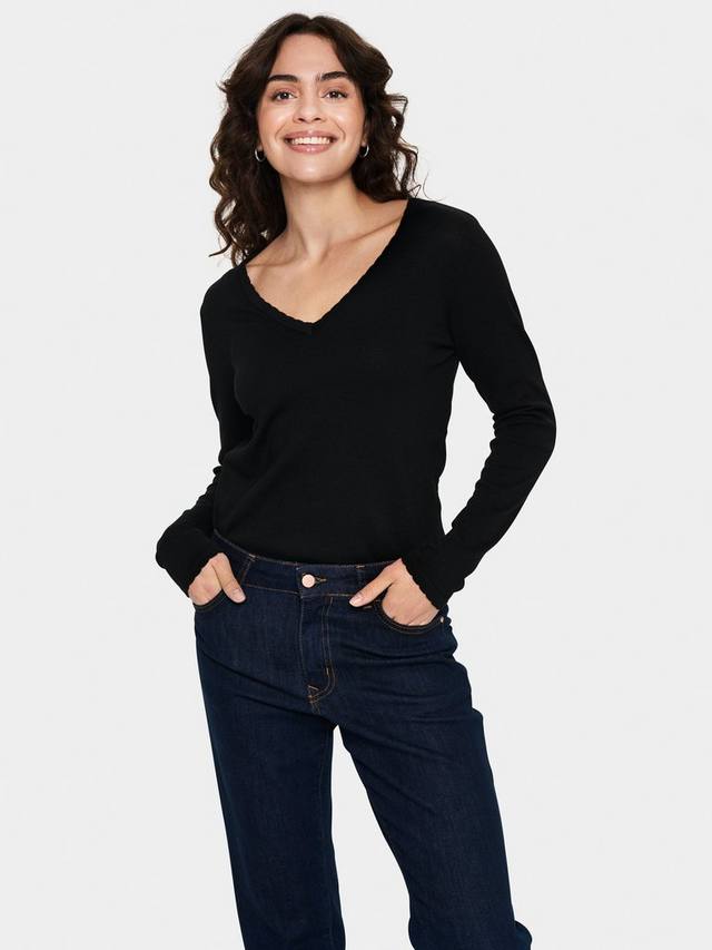 Джемпер Mila с волнистым краем Saint Tropez, Black
Джемпер Mila с волнистым краем Saint Tropez, Black