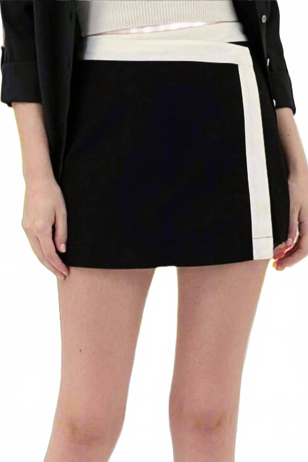 The Workshop Studio Юбка-шорты Mabel с контрастной отделкой, черная
The Workshop Studio Юбка-шорты Mabel с контрастной отделкой, черная