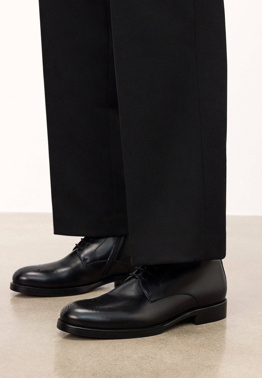 Ботинки Kazar ULISESS, Black
Ботинки Kazar ULISESS, Black