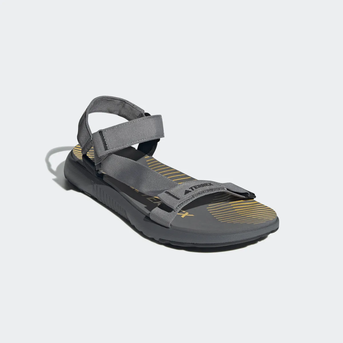 Уличные сандалии adidas TERREX "TERREX HYDROTERRA LIGHT SANDAL", с застежкой-липучкой, цвет Ch Solid Grey / Charcoal / Semi Spark
Уличные сандалии adidas TERREX "TERREX HYDROTERRA LIGHT SANDAL", с застежкой-липучкой, цвет Ch Solid Grey / Charcoal / Semi Spark