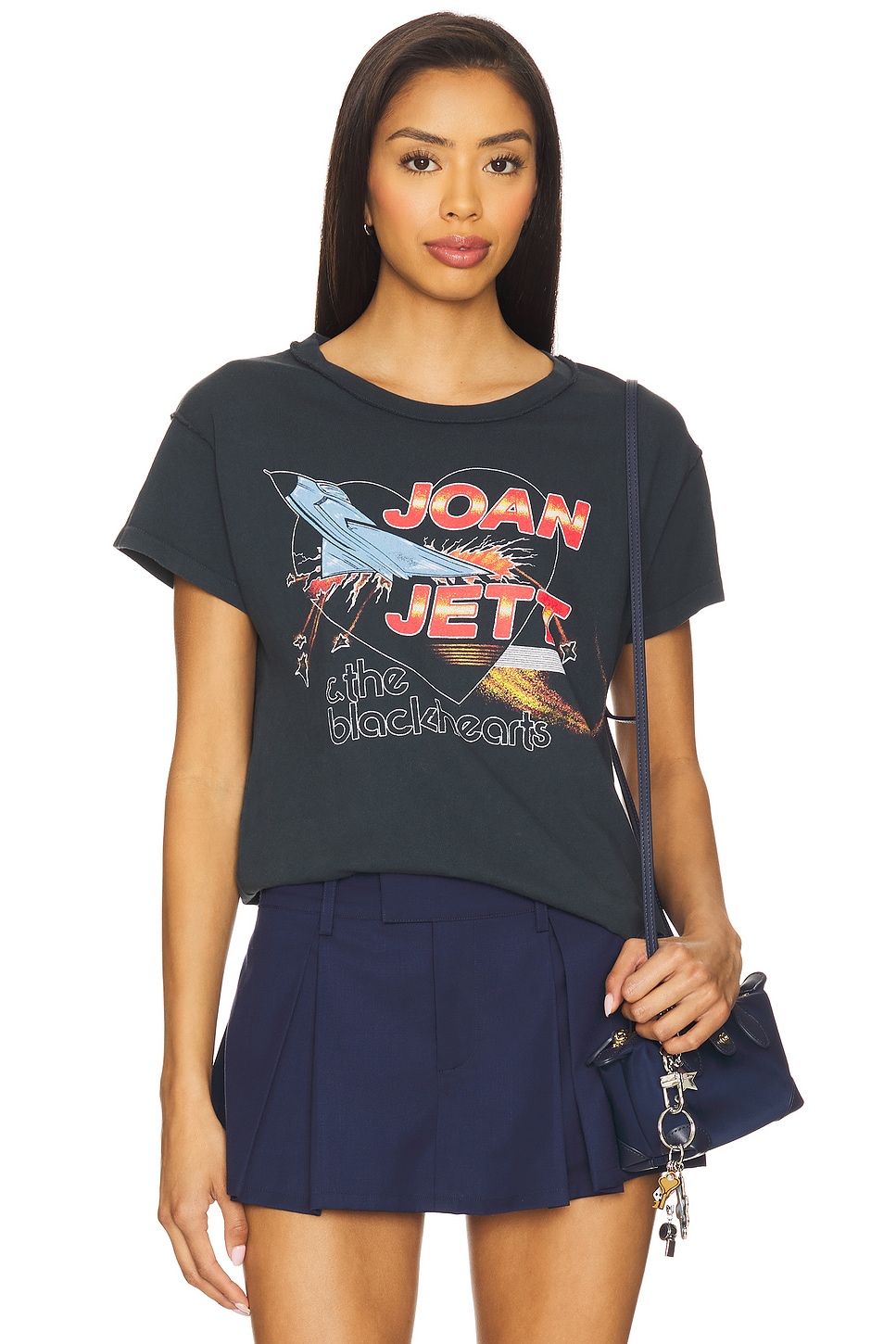 Футболка Joan jett fighter reverse girlfriend от Daydreamer, vintage black
Футболка Joan jett fighter reverse girlfriend от Daydreamer, vintage black