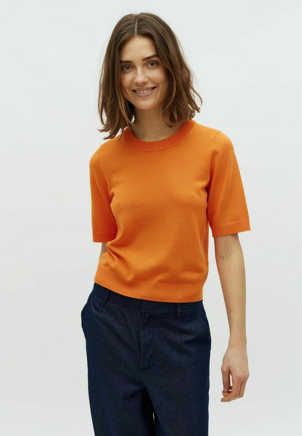 Базовая футболка CARLA-M mbyM, оранжевый
Базовая футболка CARLA-M mbyM, оранжевый