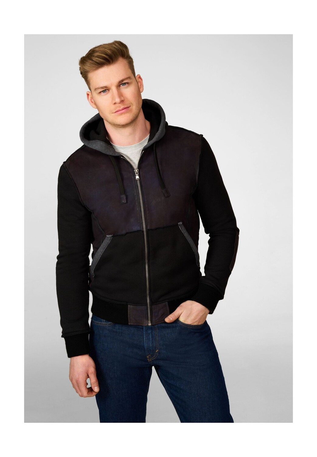 Мужская кожаная куртка Egon, худи из микса хлопка и кожи RICANO, черный
Мужская кожаная куртка Egon, худи из микса хлопка и кожи RICANO, черный