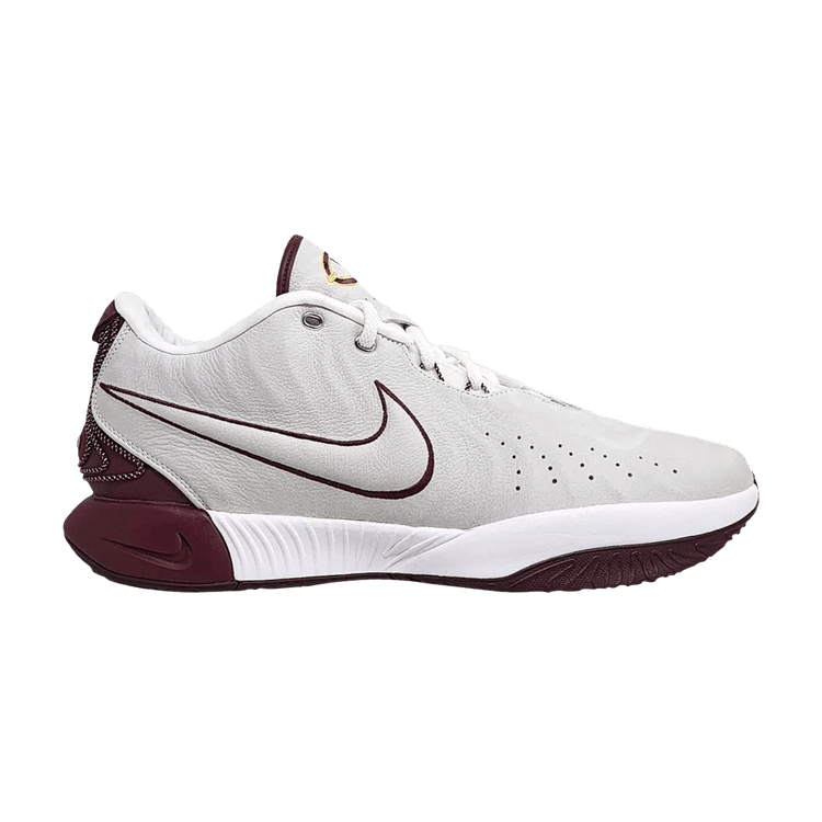 Кроссовки Nike LeBron 21 'Christ the King' PE, белый
Кроссовки Nike LeBron 21 'Christ the King' PE, белый