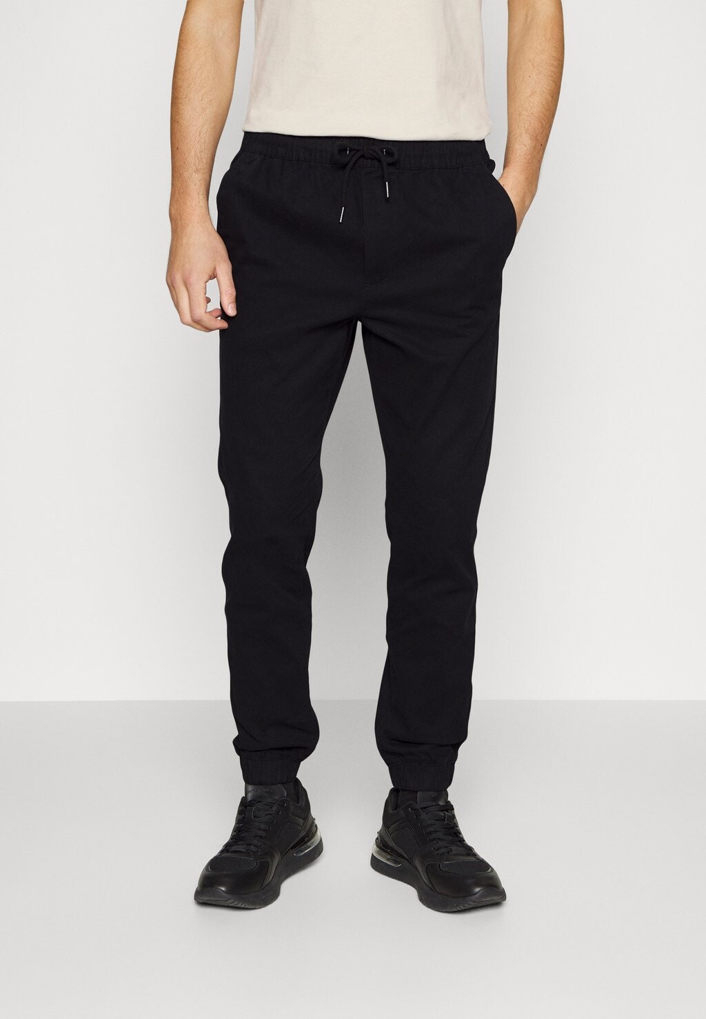Брюки Jpstgordon Jjdave Jack & Jones, черный
Брюки Jpstgordon Jjdave Jack & Jones, черный