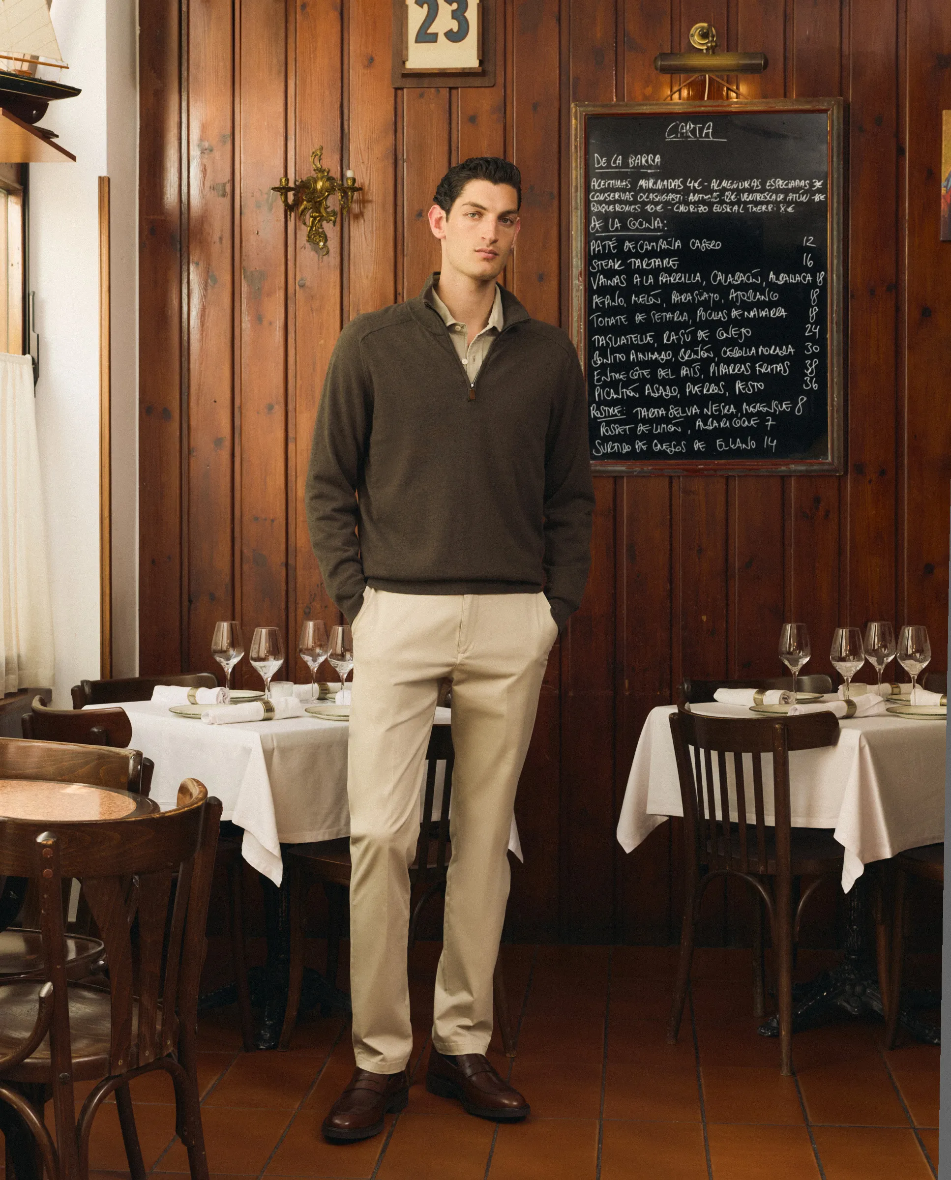 Мужской джемпер с полукруглой молнией, гладкий, из мериносовой шерсти Emidio Tucci, коричневый 
Мужской джемпер с полукруглой молнией, гладкий, из мериносовой шерсти Emidio Tucci, коричневый