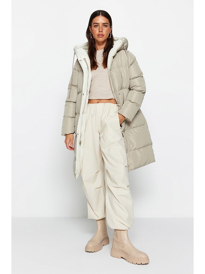 Пуховик trendyol, кремовый
Пуховик trendyol, кремовый