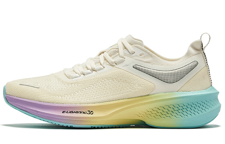 Кроссовки женские с низким верхом белого цвета Erke
Кроссовки женские с низким верхом белого цвета Erke