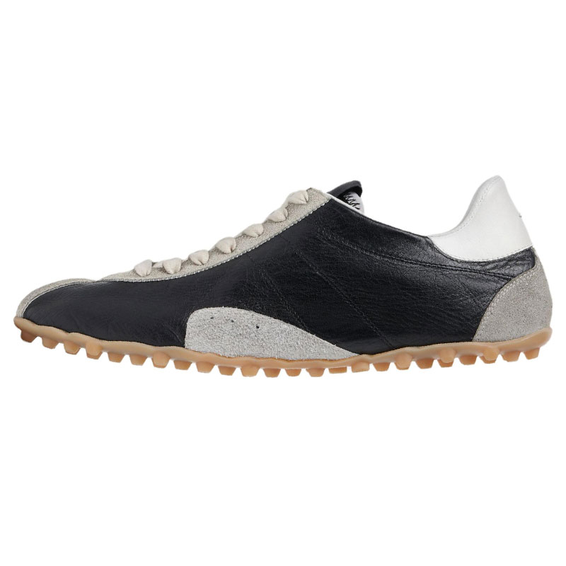 Кожаные кроссовки Maison Margiela, original shoe box included
Кожаные кроссовки Maison Margiela, original shoe box included