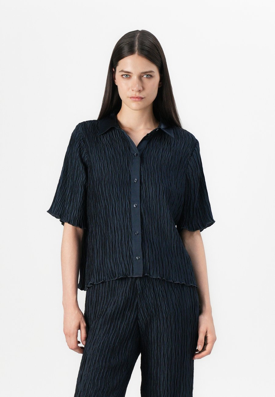 Блуза Selected Femme SLFELMA SHIRT, Dark Sapphire/Dark Blue
Блуза Selected Femme SLFELMA SHIRT, Dark Sapphire/Dark Blue