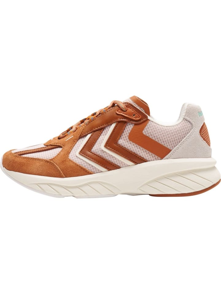 Кроссовки коричневого цвета Hummel
Кроссовки коричневого цвета Hummel