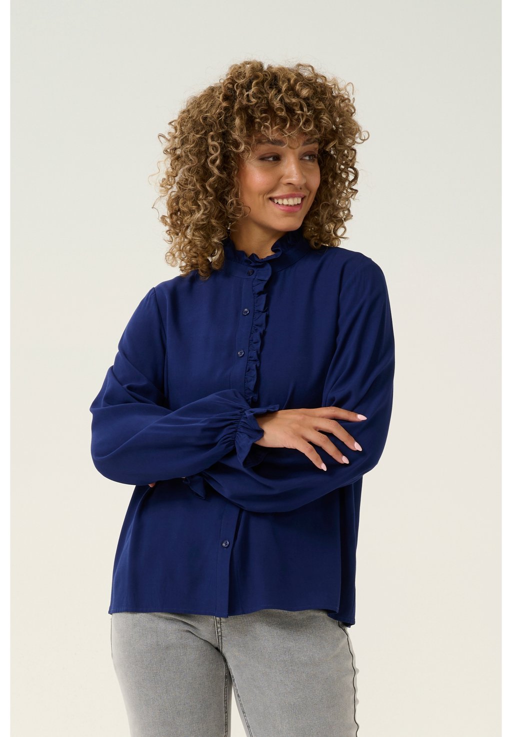 Блузка на пуговицах VENEA Cream, синий
Блузка на пуговицах VENEA Cream, синий