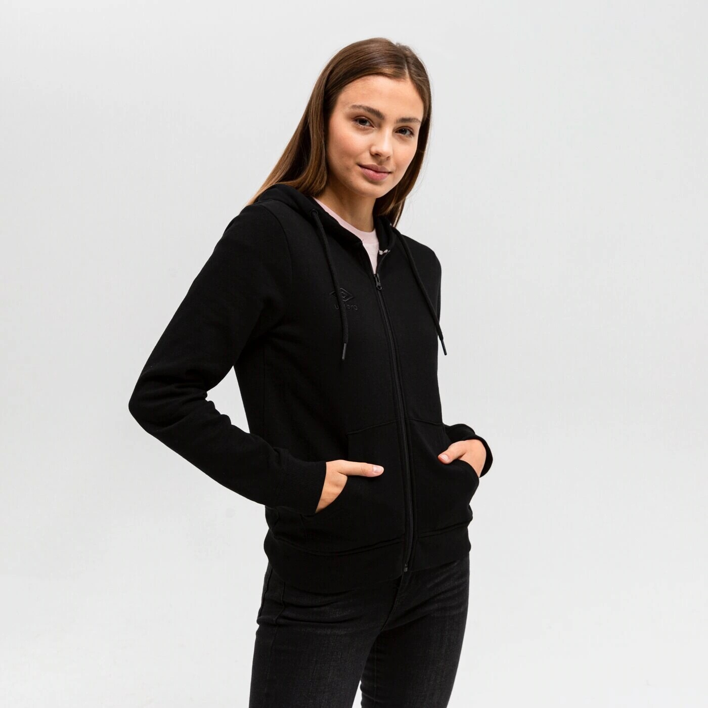 Толстовка Umbro Lindi II с капюшоном, черный
Толстовка Umbro Lindi II с капюшоном, черный