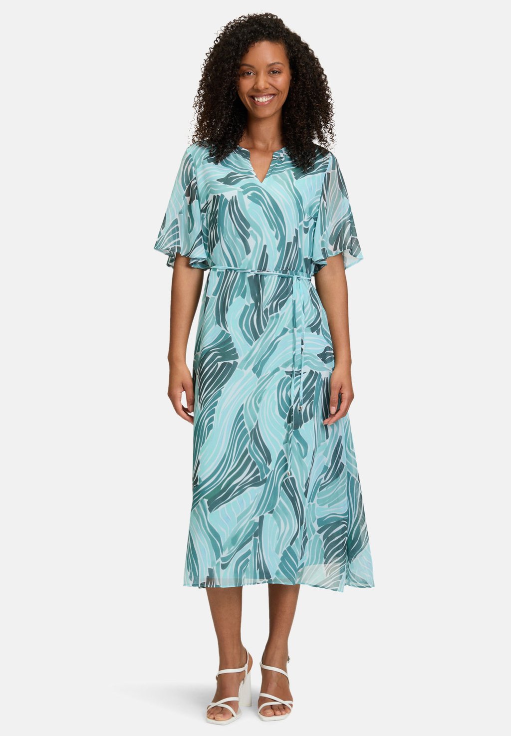 Повседневное платье MIT FLÜGELÄRMELN Betty & Co, бирюзовый
Повседневное платье MIT FLÜGELÄRMELN Betty & Co, бирюзовый