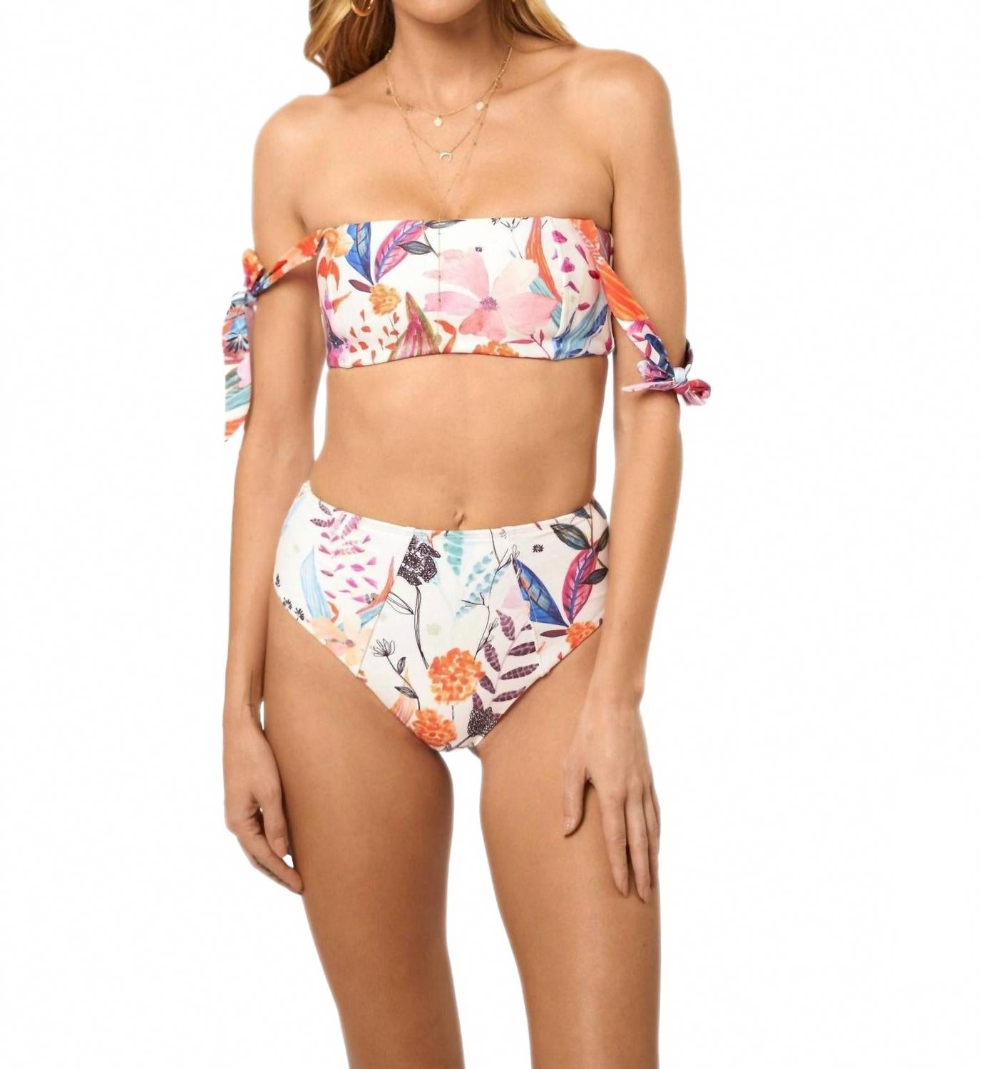 Женские плавки Mila с высокой талией и белым цветочным принтом SOAH
Женские плавки Mila с высокой талией и белым цветочным принтом SOAH